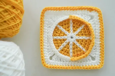 Lemon Granny Square — Free Crochet Pattern