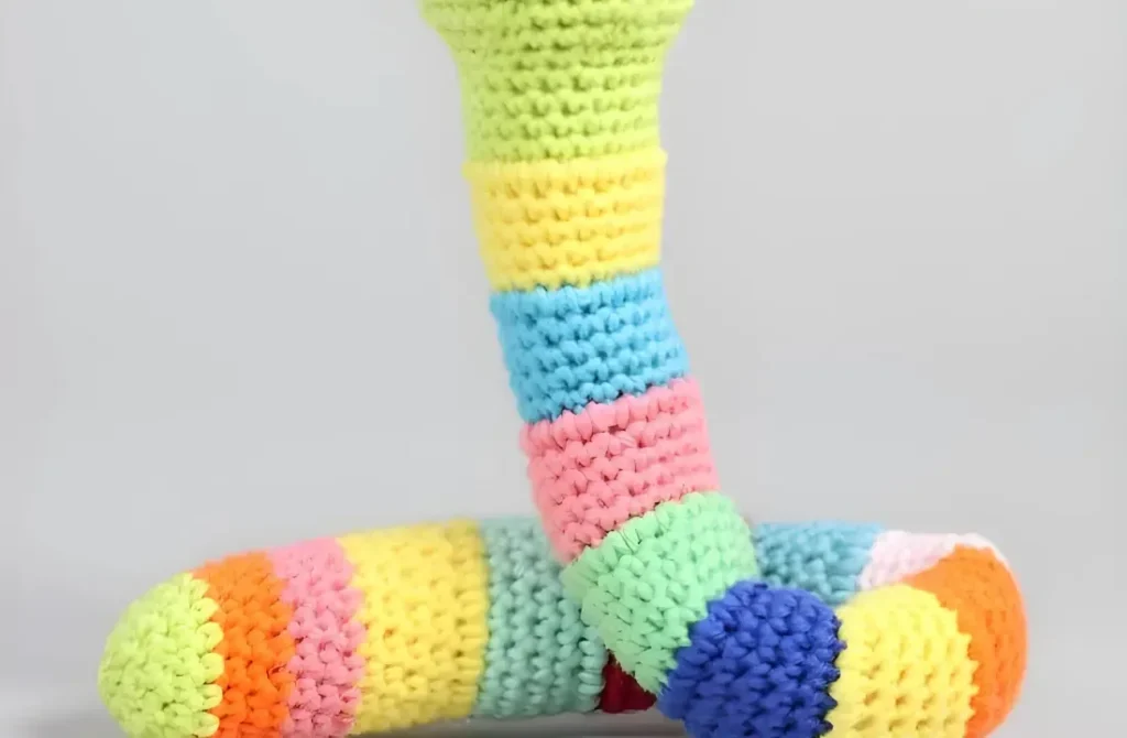 Colorful ringed worm amigurumi pattern