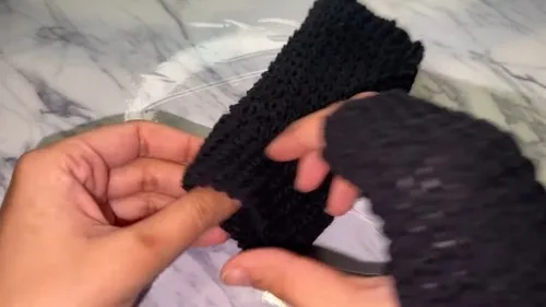 Cozy fingerless gloves in easy moss stitch crochet — photo 3