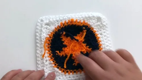 Crochet Baseball Star Square Motif: Orange & Navy Fan Pattern — photo 3