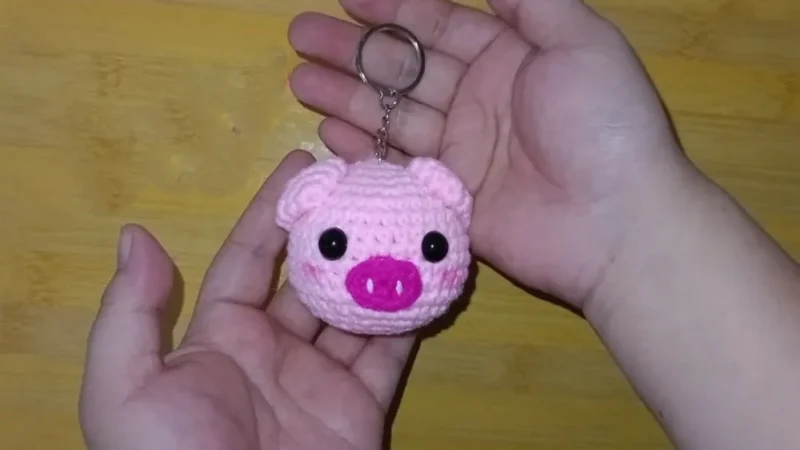 Crochet Pig Amigurumi Keychain Pattern — photo 2