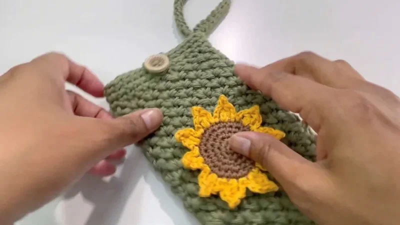 Crochet Suzette Stitch Phone Case for Summer — photo 3