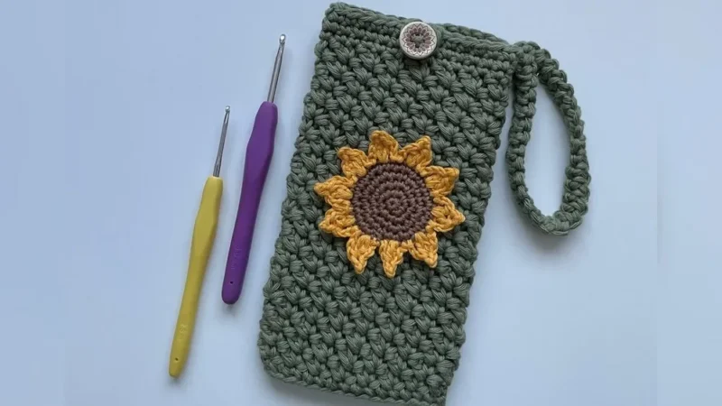Crochet Suzette Stitch Phone Case for Summer — photo 2