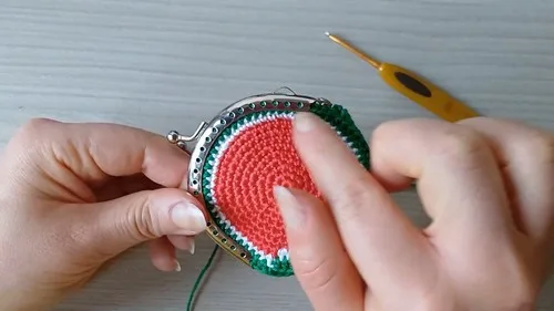 Crochet Watermelon Lemon Coin Purse: Fun Kiss Lock Pattern — photo 2