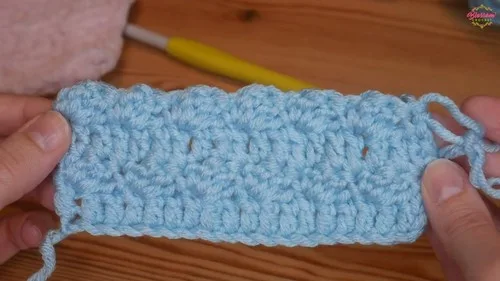 Easy Crochet Soft Blanket Pattern for Cozy Winter Nights — photo 2