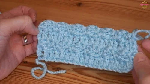 Easy Crochet Soft Blanket Pattern for Cozy Winter Nights — photo 3