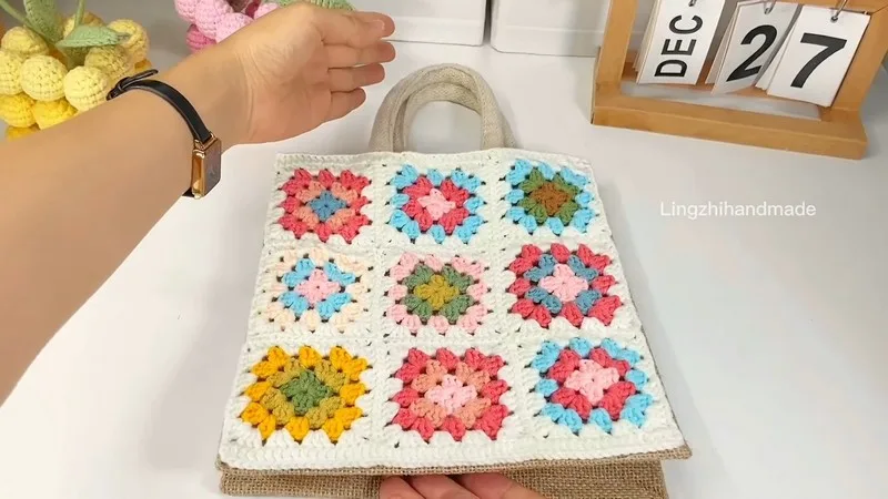Granny Shell Cotton Tote Bag You Can Carry Anywhere — photo 2