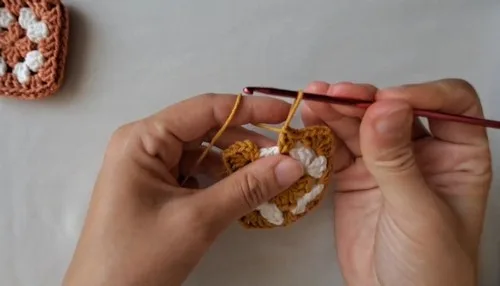 Modern Crochet AirPods Cover Pattern for Everyday Use — photo 2