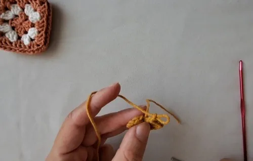 Modern Crochet AirPods Cover Pattern for Everyday Use — photo 3