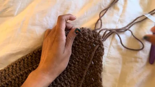 Crochet triangle top with shaping that actually fits — photo 2