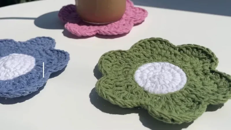 Simple crochet flower coaster with petal rounds — photo 2