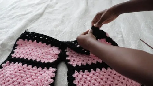 Granny square pants pattern for playful crochet style — photo 3