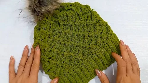 Ribbed band fan stitch crochet beanie for fall — photo 3